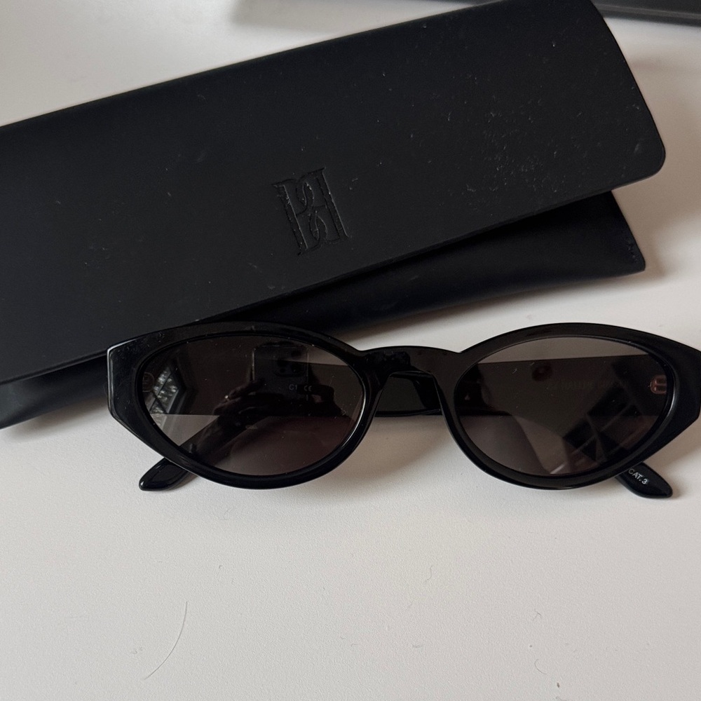 NWT By Malene Birger myla oval sunglasses - black